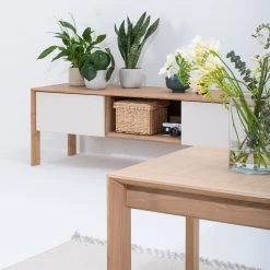 Studio Copenhagen TV-Lowboard Maayka I - Eiche teilmassiv - Mushroom Creme / Eiche Hell -Wohnzimmermöbel boutique en ligne 1000277386 211012 153649000121 DETAILS P000000001000277386