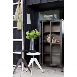 Red Living Highboard Ondara - Metall - Vintage Schwarz -Wohnzimmermöbel boutique en ligne 1000304151 211029 12341200044 MOOD DETAILS P000000001000304151 mood