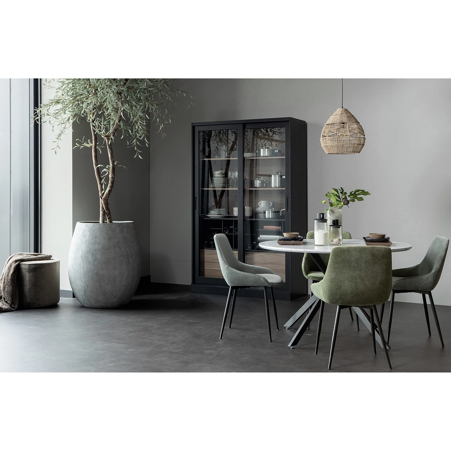 Red Living Vitrinenschrank Bomba - Kiefer massiv - Kiefer Schwarz / Kiefer Dunkel 2 Red Living Vitrinenschrank Bomba - Kiefer massiv - Kiefer Schwarz / Kiefer Dunkel – Bild 2