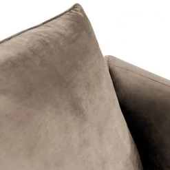 Norrwood Sofa Gobabis (2-Sitzer) - Samt Ravi: Beige -Wohnzimmermöbel boutique en ligne 1000330846 220218 090 DETAILS P000000001000330846