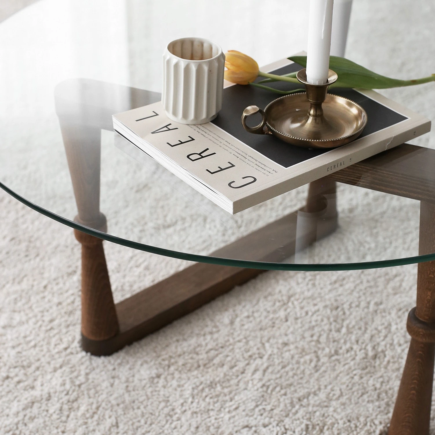 Loftscape Couchtisch Yoxford II - Glas / Walnuss massiv - Walnuss 5 Loftscape Couchtisch Yoxford II - Glas / Walnuss massiv - Walnuss – Bild 5