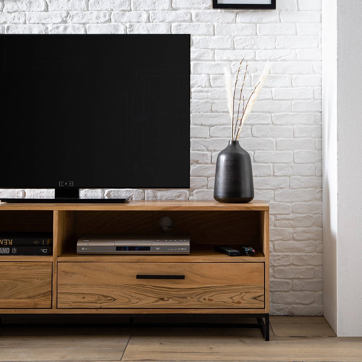 Ars manufacti TV-Lowboard Woodson V - Akazie massiv / Metall - Akazie Hellbraun 12 Ars manufacti TV-Lowboard Woodson V - Akazie massiv / Metall - Akazie Hellbraun – Bild 12