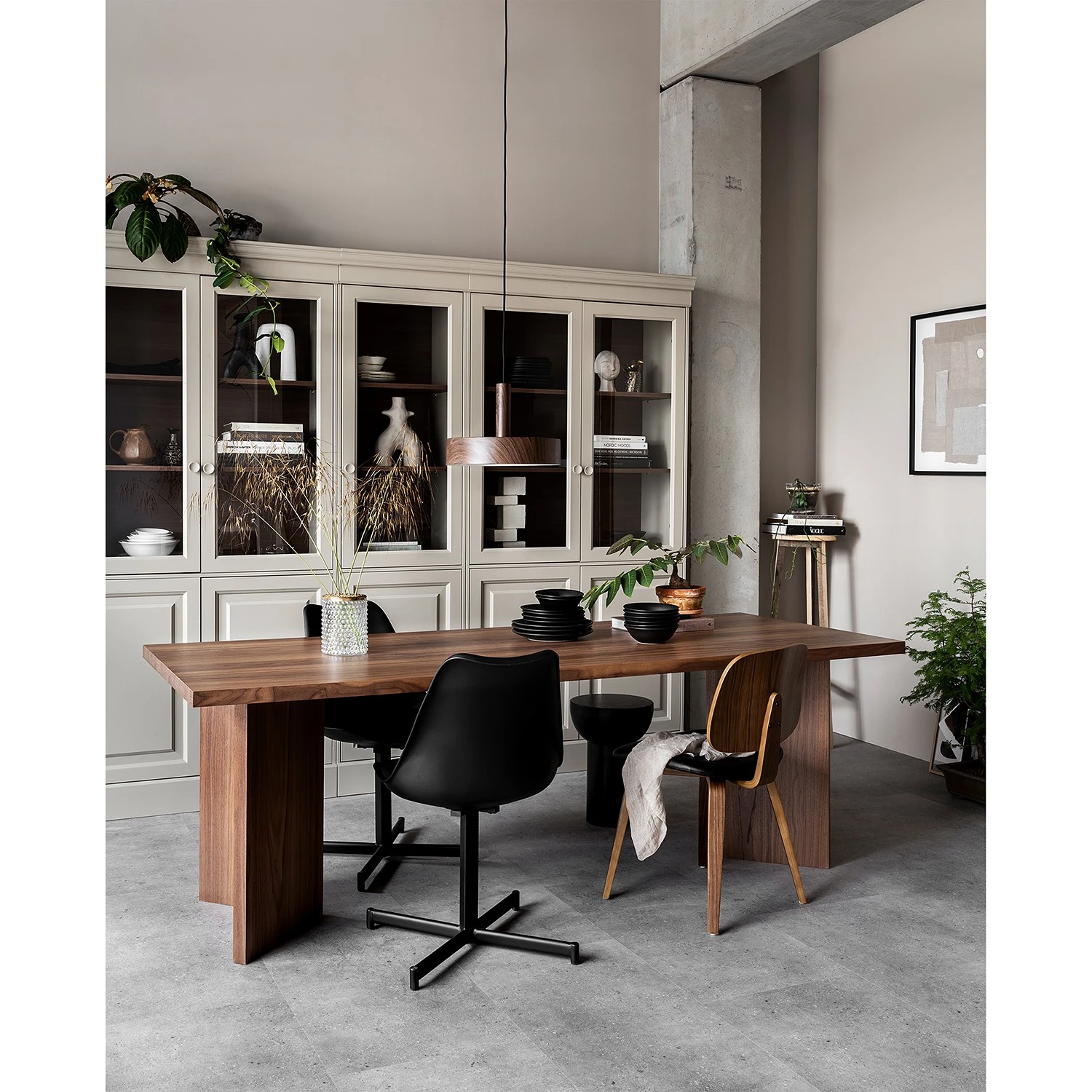 Ridgevalley Standvitrine Solari - Kiefer massiv - Kiefer Grau 2 Ridgevalley Standvitrine Solari - Kiefer massiv - Kiefer Grau – Bild 2