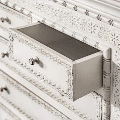 Ridgevalley Kommode Missoula - Mango massiv - Vintage Weiß 10 Ridgevalley Kommode Missoula - Mango massiv - Vintage Weiß -Wohnzimmermöbel boutique en ligne 1000359912 220624 032 DETAILS P000000001000359912