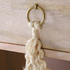 Ridgevalley Schrank Lumby - Mango massiv - Mango Hell / Grau -Wohnzimmermöbel boutique en ligne 1000359918 220621 060 DETAILS P000000001000359918