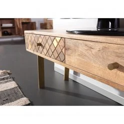 Naturoo TV-Lowboard Yearby - Mango massiv - Mango / Gold 9 Naturoo TV-Lowboard Yearby - Mango massiv - Mango / Gold -Wohnzimmermöbel boutique en ligne 1000359927 220713 030 DETAILS P000000001000359927