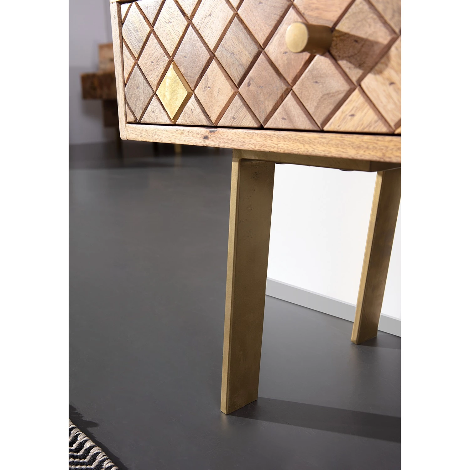 Naturoo TV-Lowboard Yearby - Mango massiv - Mango / Gold 5 Naturoo TV-Lowboard Yearby - Mango massiv - Mango / Gold – Bild 5