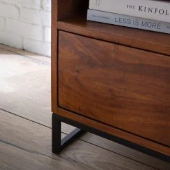 Ars manufacti TV-Lowboard Woodson V - Akazie massiv / Metall - Akazie Braun -Wohnzimmermöbel boutique en ligne 1000361861 220624 043 DETAILS P000000001000361861