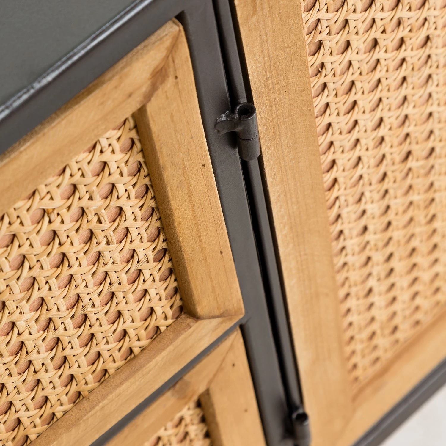 Red Living TV-Lowboard Kisumu - Wiener Geflecht / Eisen - Braun / Schwarz 13 Red Living TV-Lowboard Kisumu - Wiener Geflecht / Eisen - Braun / Schwarz – Bild 13
