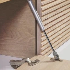 Norrwood TV-Lowboard Maredale II - Esche teilmassiv - Weiß / Esche -Wohnzimmermöbel boutique en ligne 1000363980 220714 040 DETAILS P000000001000363980