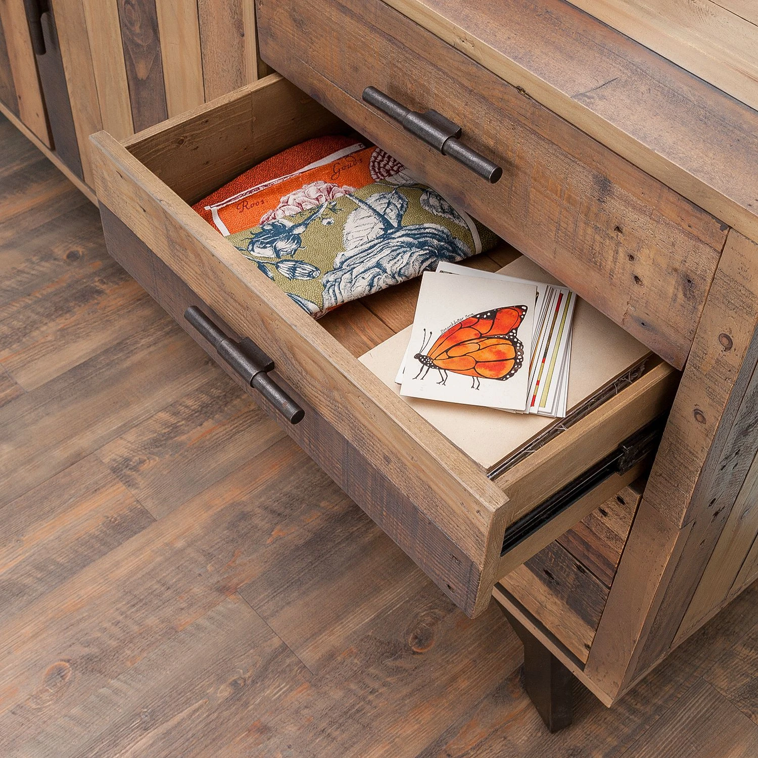 Ars manufacti Sideboard Tamati - Pinie massiv 8 Ars manufacti Sideboard Tamati - Pinie massiv – Bild 8