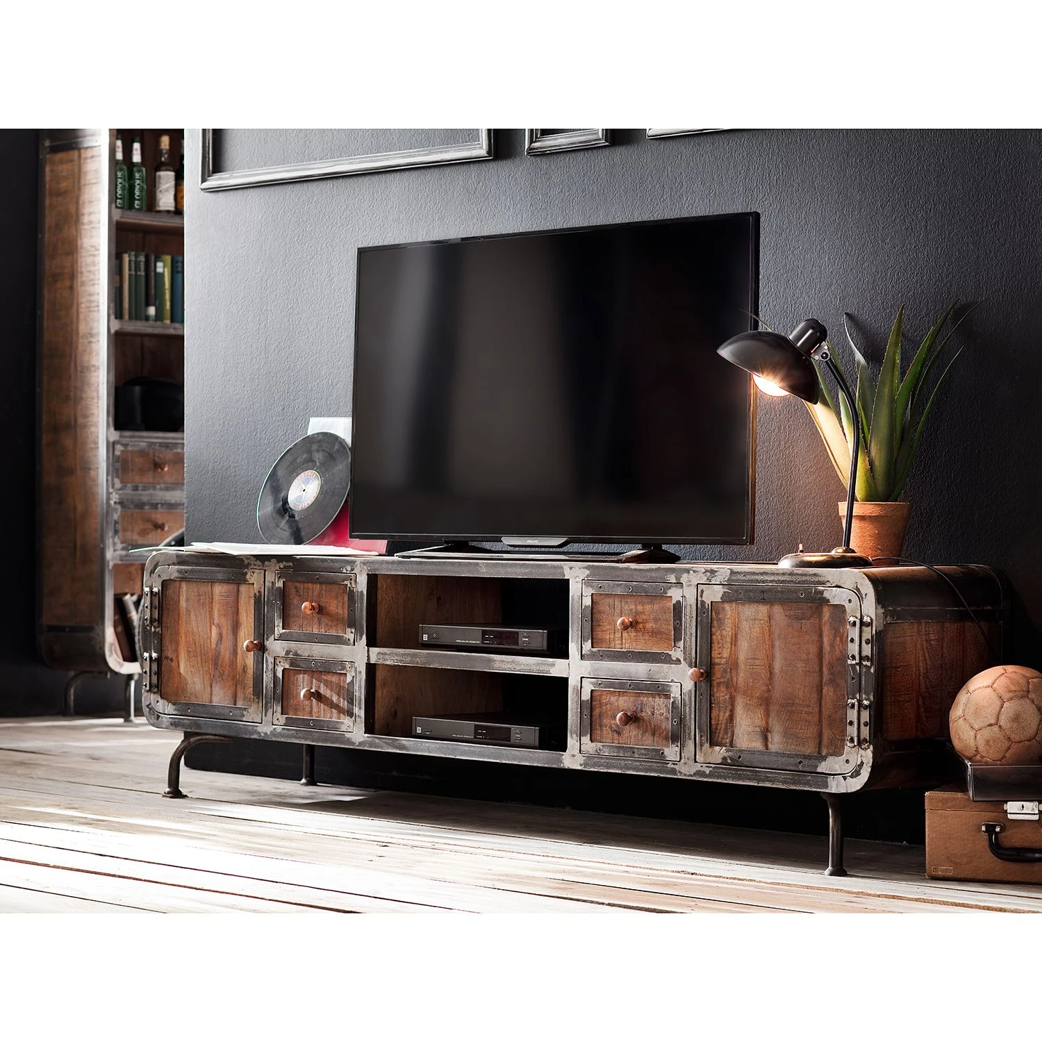 Ars manufacti TV-Lowboard Wharton II - Akazie teilmassiv / Stahl 2 Ars manufacti TV-Lowboard Wharton II - Akazie teilmassiv / Stahl – Bild 2