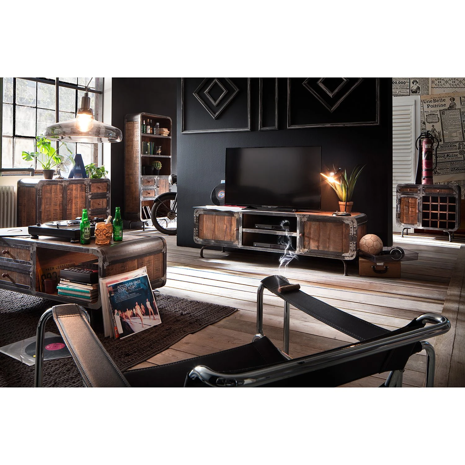 Ars manufacti TV-Lowboard Wharton I - Akazie teilmassiv / Stahl 2 Ars manufacti TV-Lowboard Wharton I - Akazie teilmassiv / Stahl – Bild 2